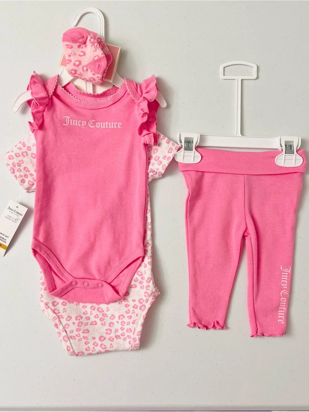 NWT✨Pink Juicy Couture 4-Piece Infant Girl Outfit Set Size 0-3 Months